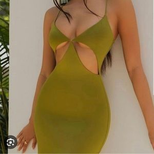 BEACH WAVES CUT OUT THIGH SPLIT MAXI DRESS IN OLIVE, Size 6, From Oh Polly UK 4